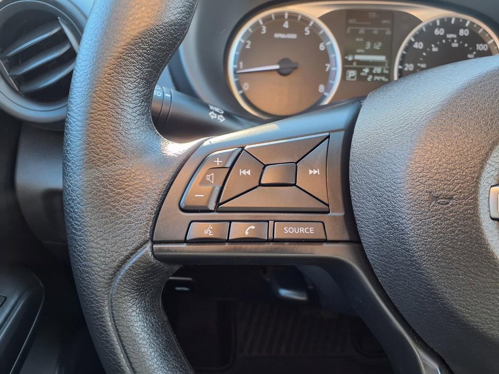 Certified 2025 Nissan Kicks Play S image 13