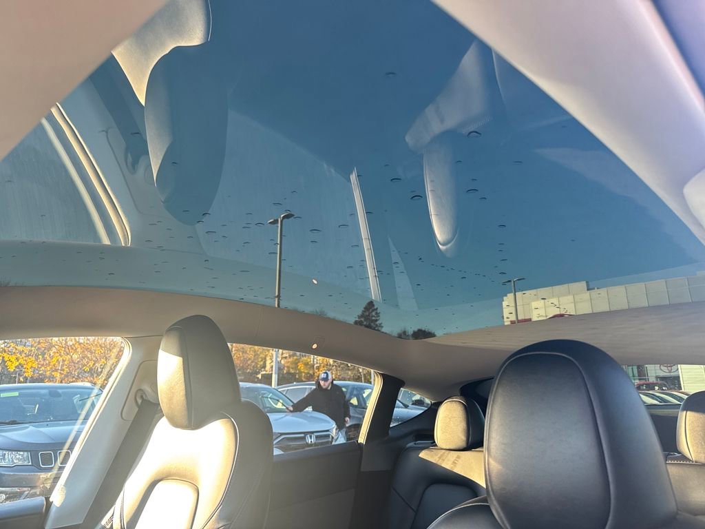 Used 2025 Tesla Model Y Long Range image 17