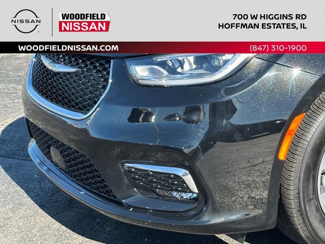 Used 2025 Chrysler Pacifica Select image 8