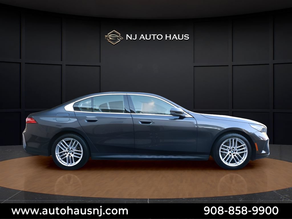 Used 2025 BMW 530i RWD image 15