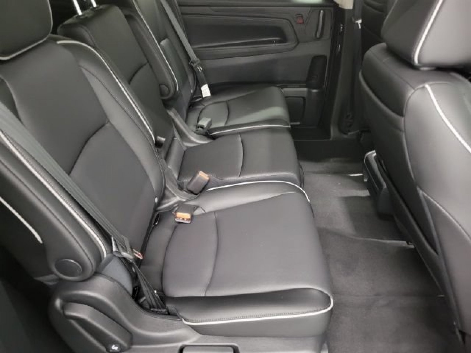 New 2026 Honda Odyssey Touring image 6