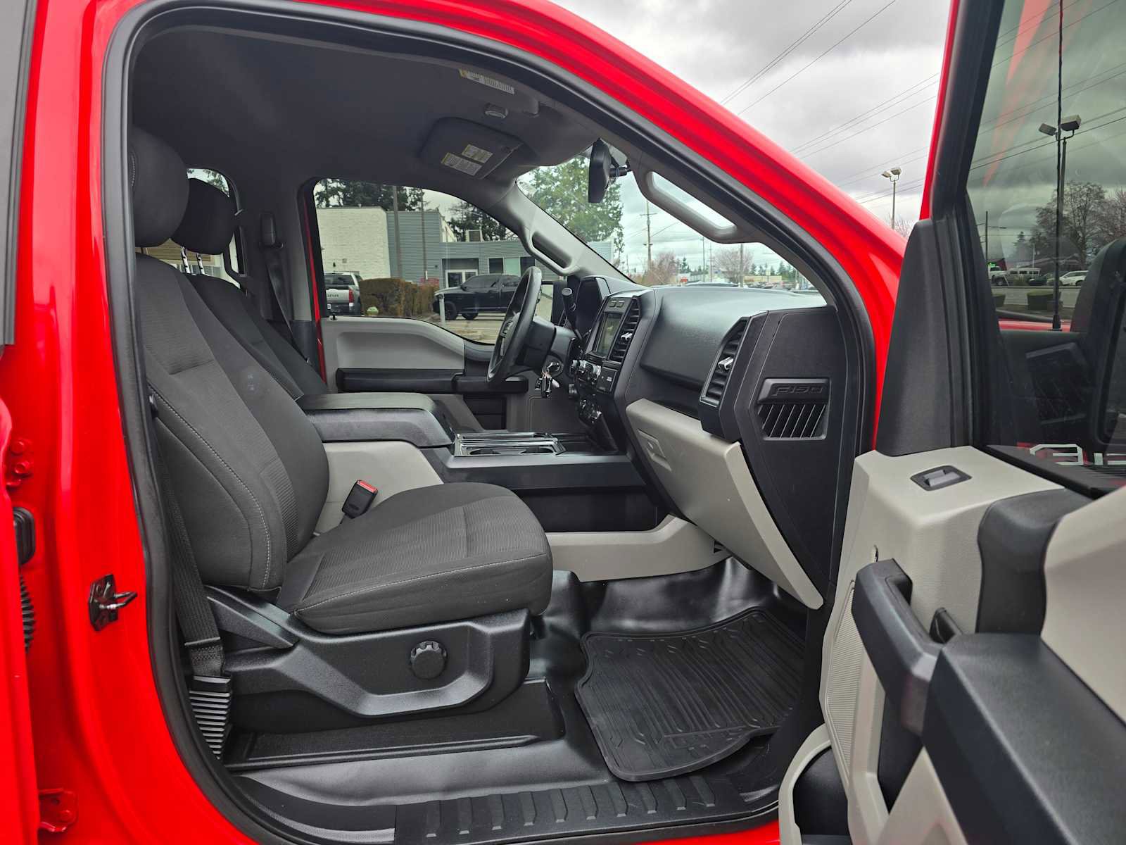 Used 2017 Ford F150 XL w/ Equipment Group 101A Mid image 10