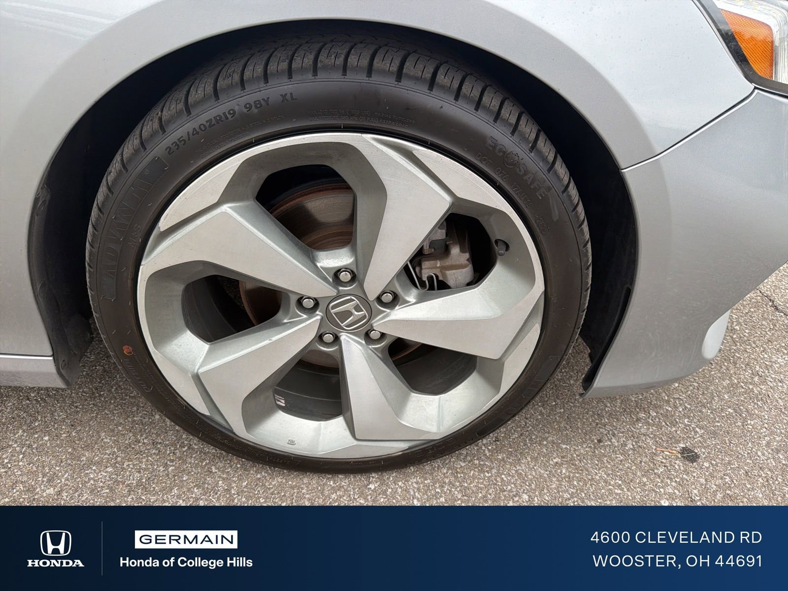 Used 2018 Honda Accord Touring image 4