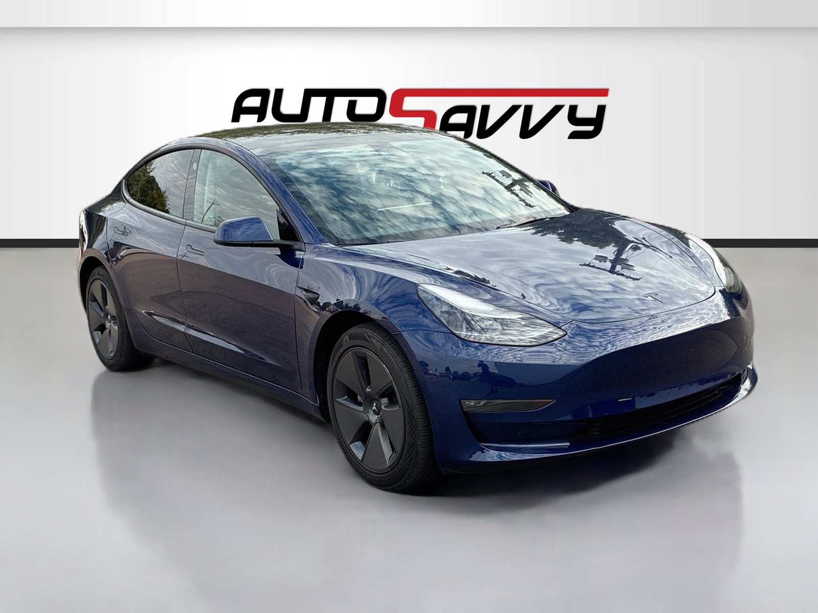 Used 2023 Tesla Model 3 Standard Range RWD image 1