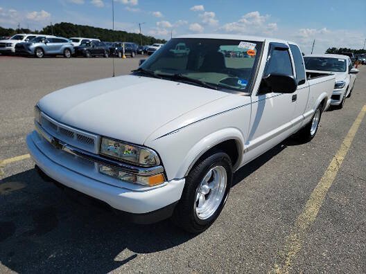 Used 2003 Chevrolet S10 Pickup 2WD Extended Cab w/ Convenience Package image 4