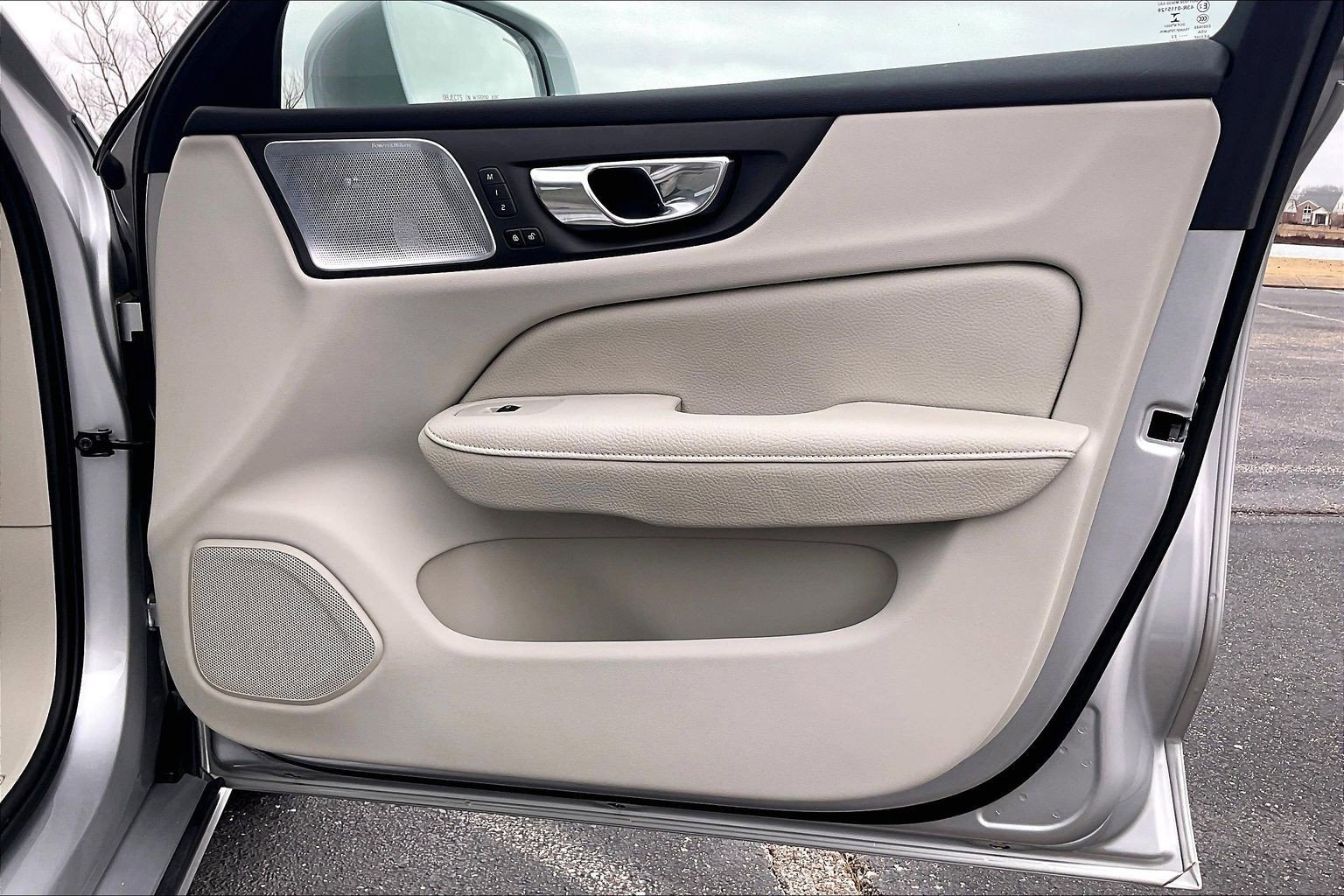 Used 2022 Volvo S60 T8 Inscription image 20