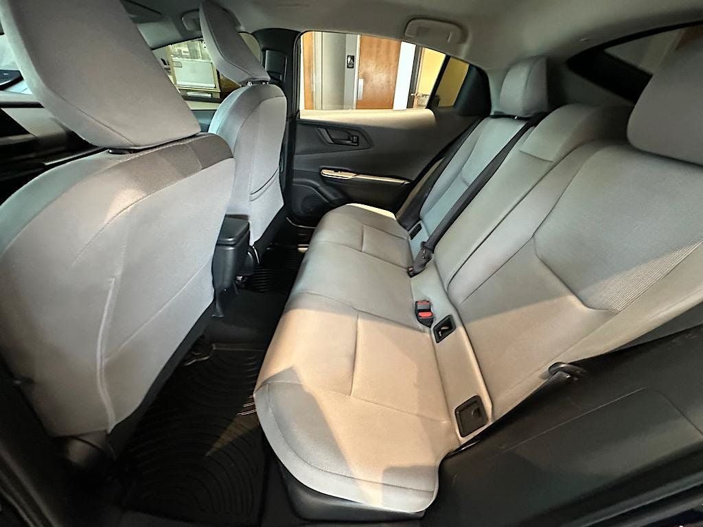 Certified 2025 Toyota Prius LE FWD image 15