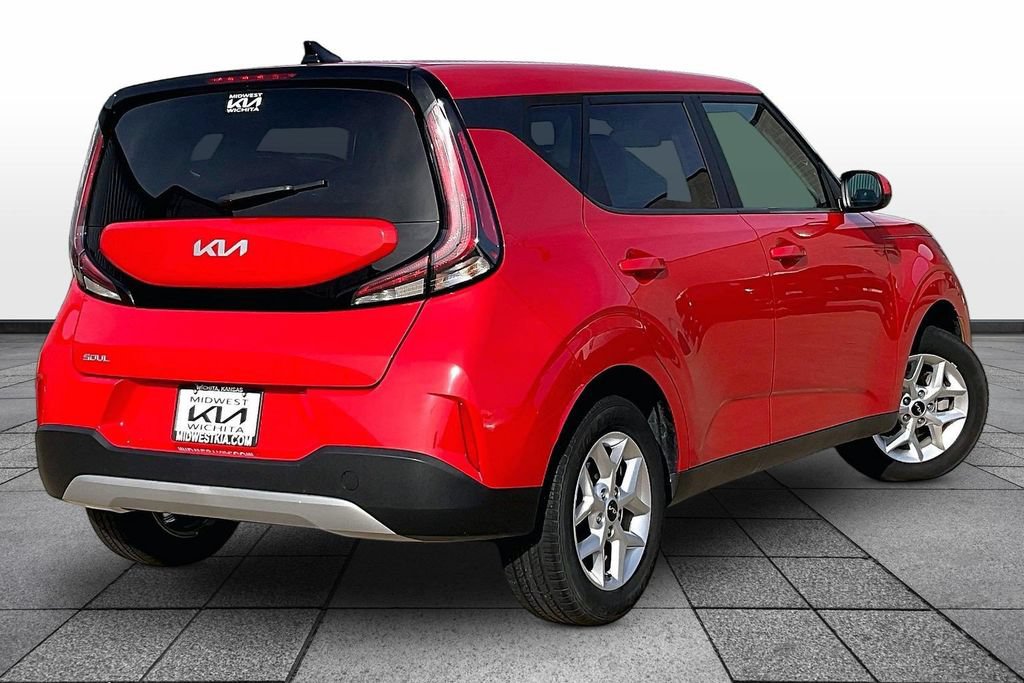 Used 2024 Kia Soul LX w/ Option Group 015 FWD image 12