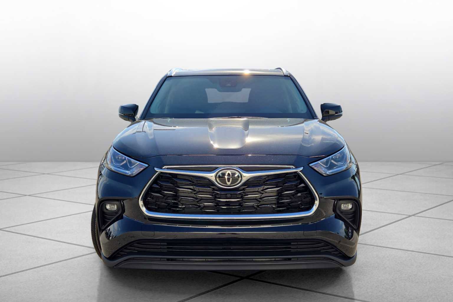 New 2026 Toyota Highlander Limited AWD/4WD image 2