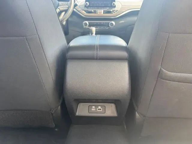 Used 2024 Nissan Altima 2.5 SV FWD image 19
