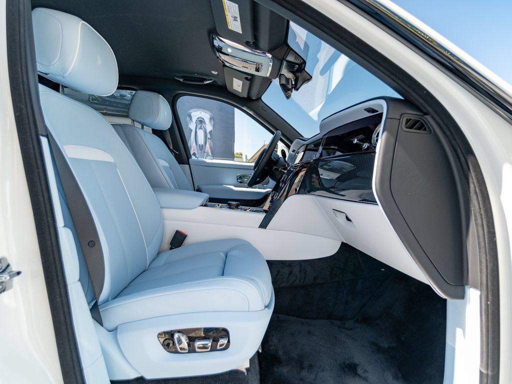 New 2027 Rolls-Royce Cullinan Black Badge AWD/4WD image 31