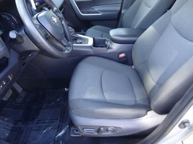 Certified 2025 Toyota RAV4 XLE AWD/4WD image 6