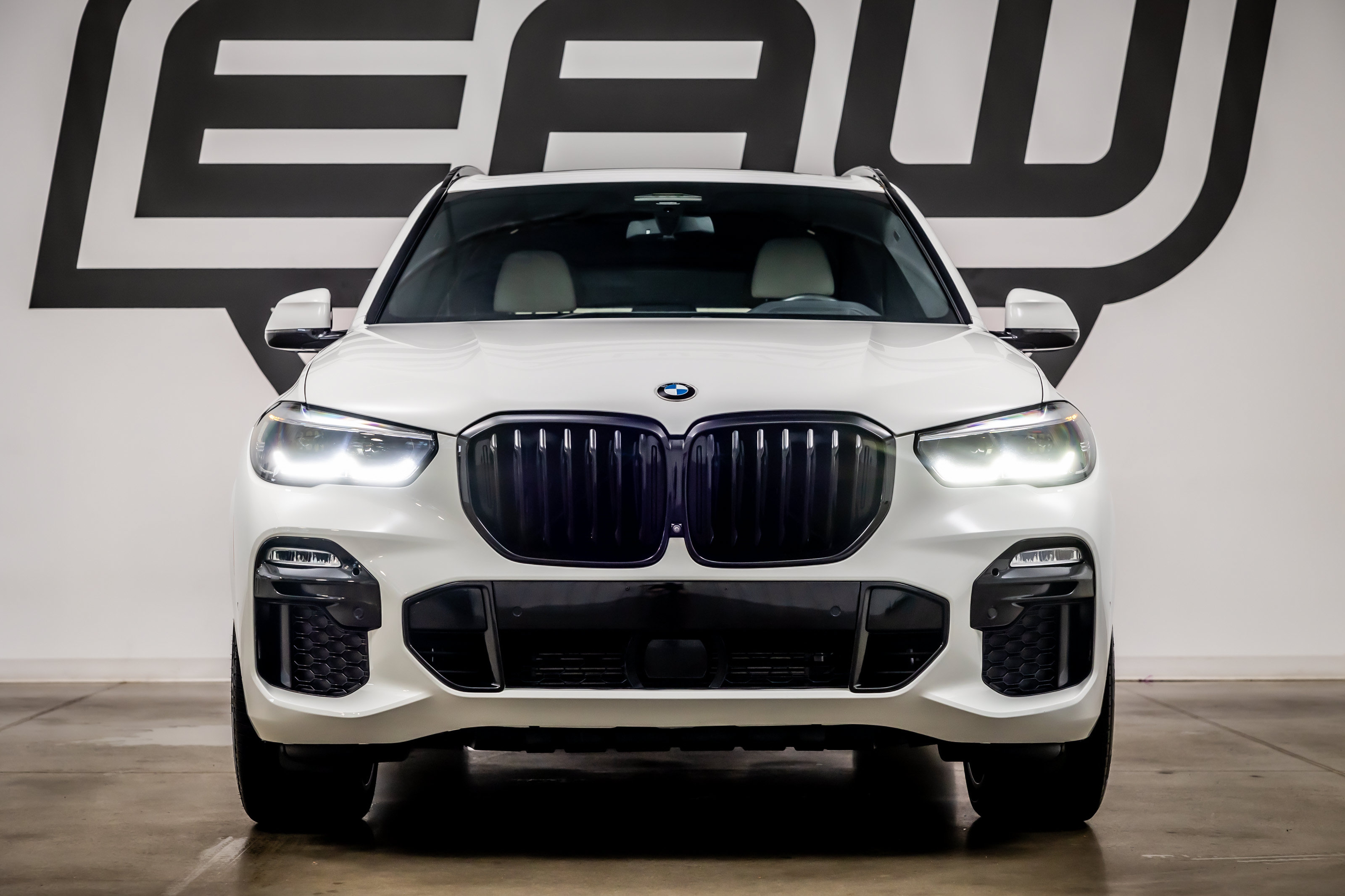Used 2020 BMW X5 xDrive40i w/ M Sport Package AWD/4WD image 4