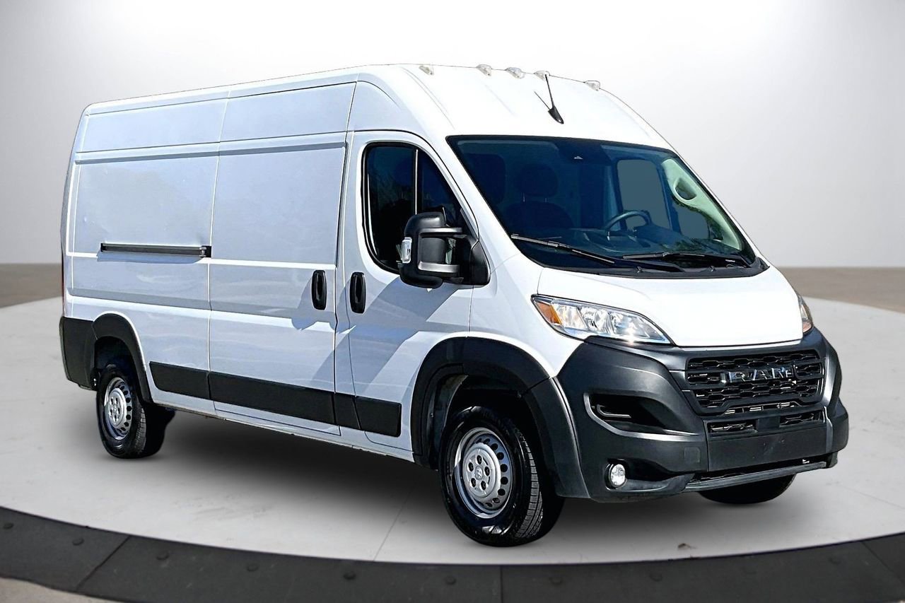Used 2024 RAM ProMaster 2500 w/ Convenience Group image 2