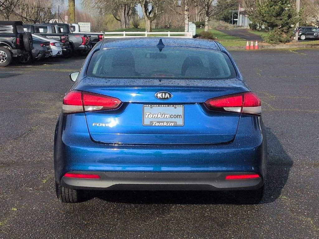 Used 2017 Kia Forte LX image 4