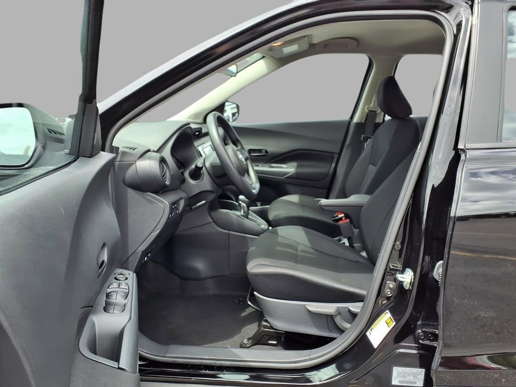 Certified 2025 Nissan Kicks Play S FWD image 23
