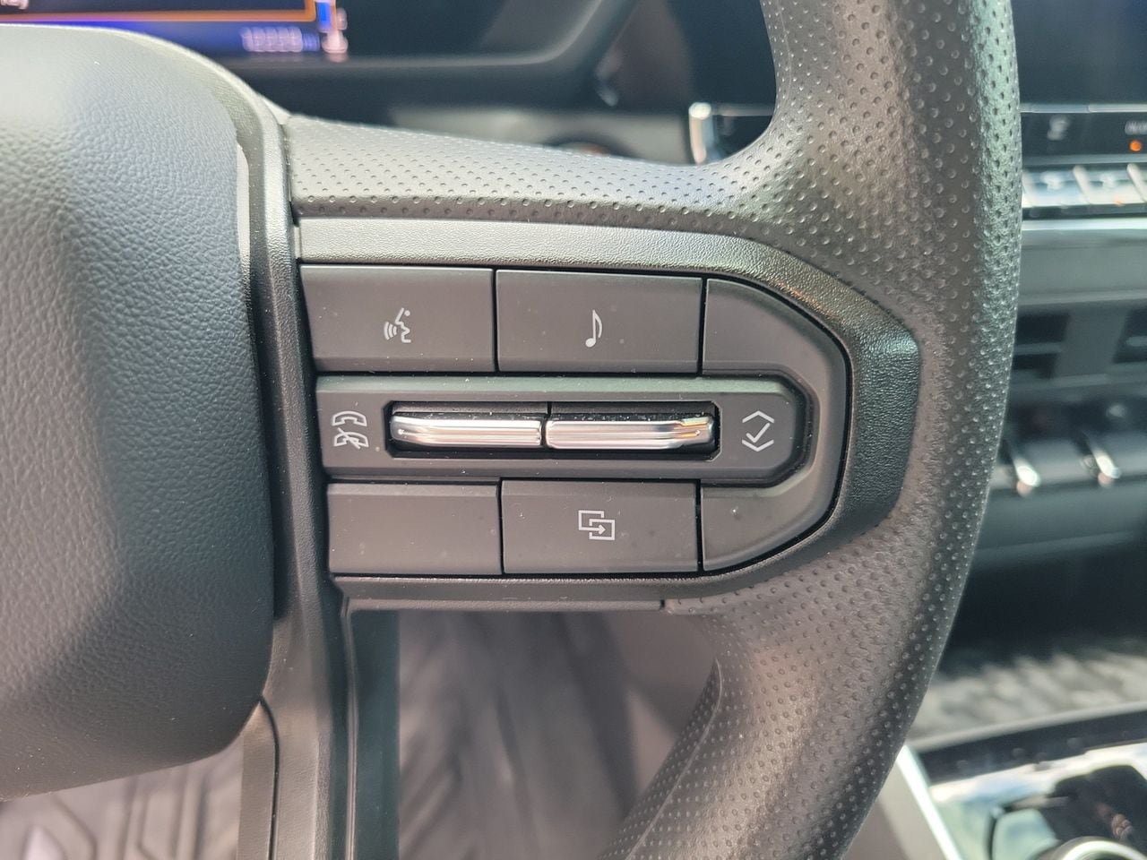 Used 2023 Chevrolet Colorado Trail Boss AWD/4WD image 19