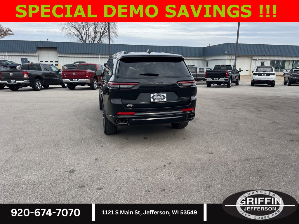 New 2025 Jeep Grand Cherokee L Summit w/ Obsidian Package image 12