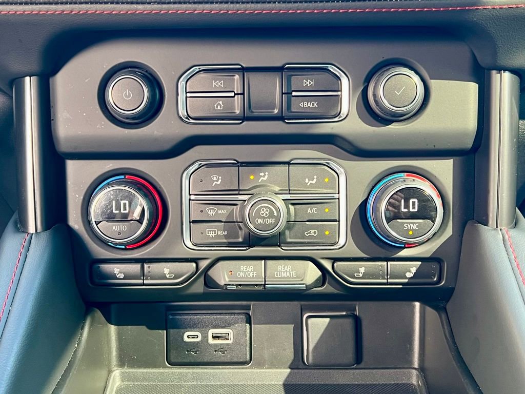 Used 2023 Chevrolet Suburban RST w/ Luxury Package image 36