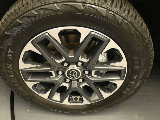 Used 2022 Toyota Tundra Limited image 18