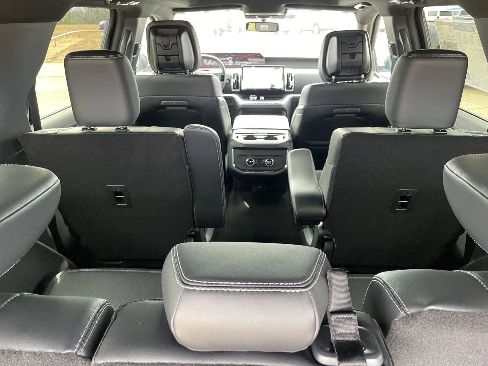 New 2026 Ford Expedition Max Platinum w/ Stealth Appearance Package image 25