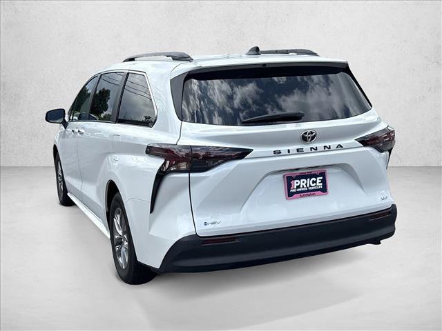 Used 2026 Toyota Sienna XLE FWD image 7