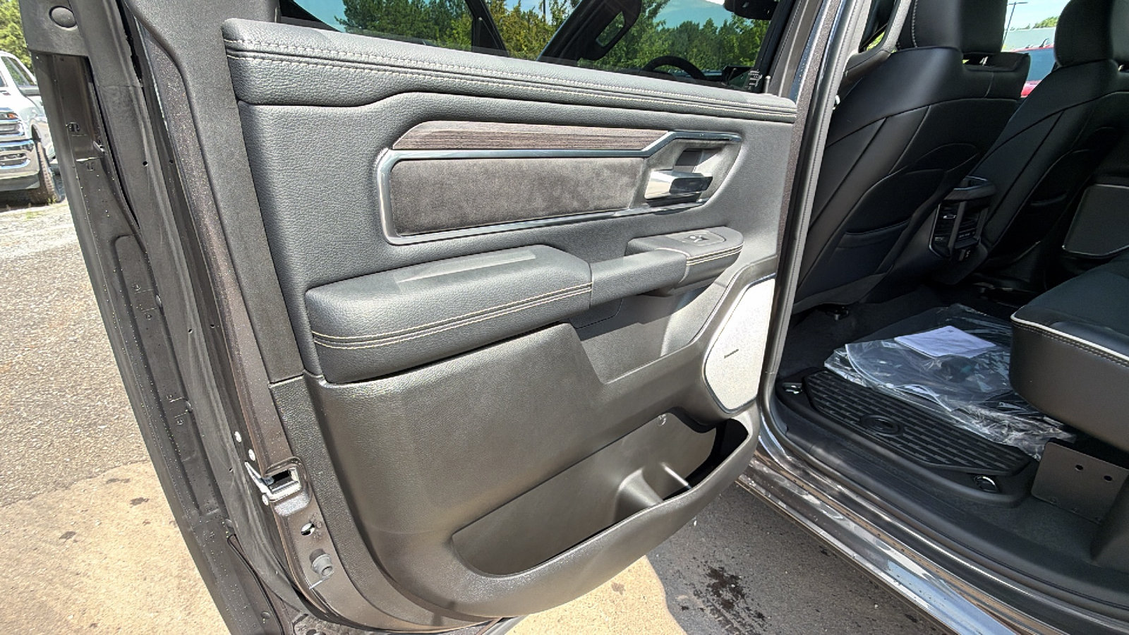 New 2026 RAM 1500 Laramie w/ Night Edition AWD/4WD image 19