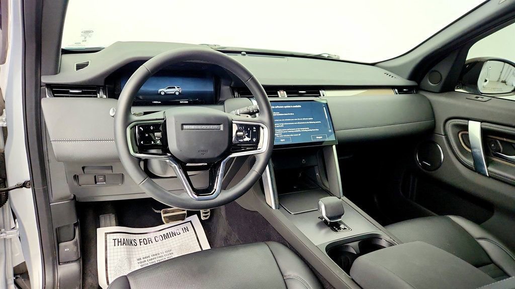 Used 2025 Land Rover Discovery Sport Dynamic SE image 15