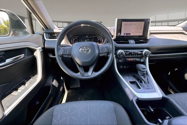 Used 2025 Toyota RAV4 XLE FWD image 8