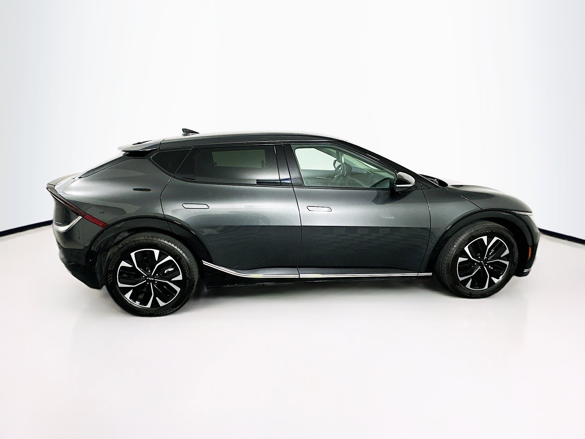 Used 2024 Kia EV6 Wind w/ Wind Technology Package AWD/4WD image 10
