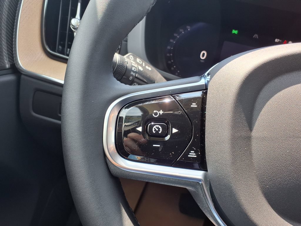 New 2026 Volvo XC60 B5 Ultra w/ Protection Package Premier AWD/4WD image 19