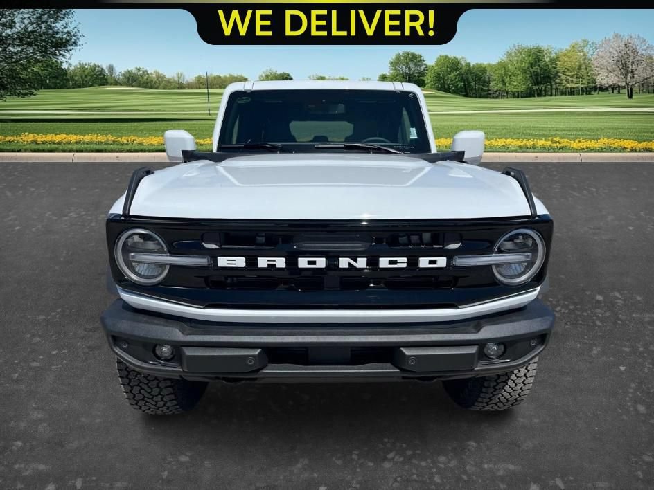 New 2026 Ford Bronco Outer Banks w/ Sasquatch Package AWD/4WD image 2