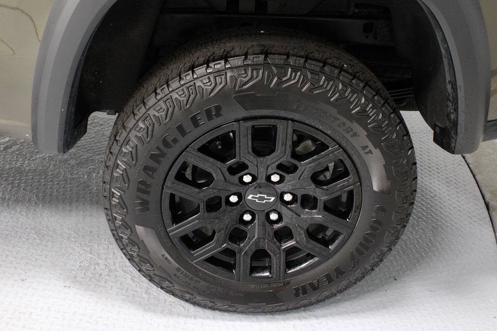 Used 2025 Chevrolet Colorado Trail Boss AWD/4WD image 20