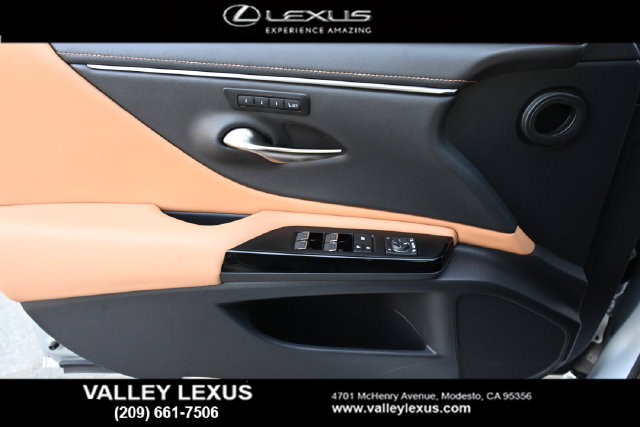 Certified 2025 Lexus ES 300h w/ Premium Package FWD image 11