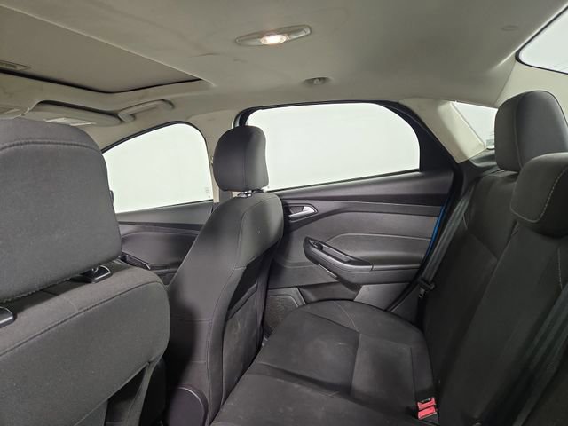 Used 2015 Ford Focus SE image 16