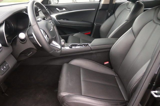 Used 2025 Genesis G70 2.5T image 13