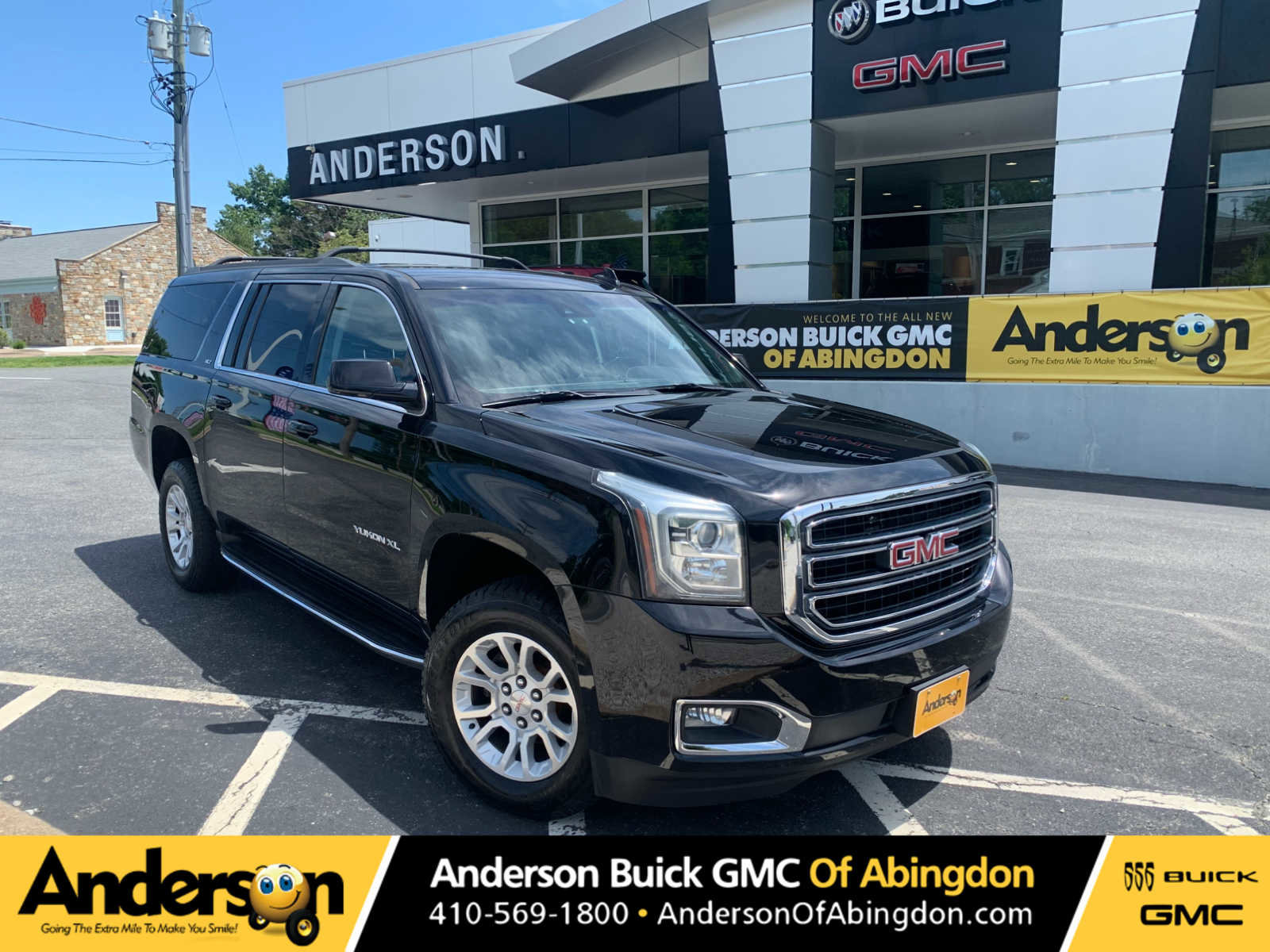 Used 2018 GMC Yukon XL SLT AWD/4WD image 1
