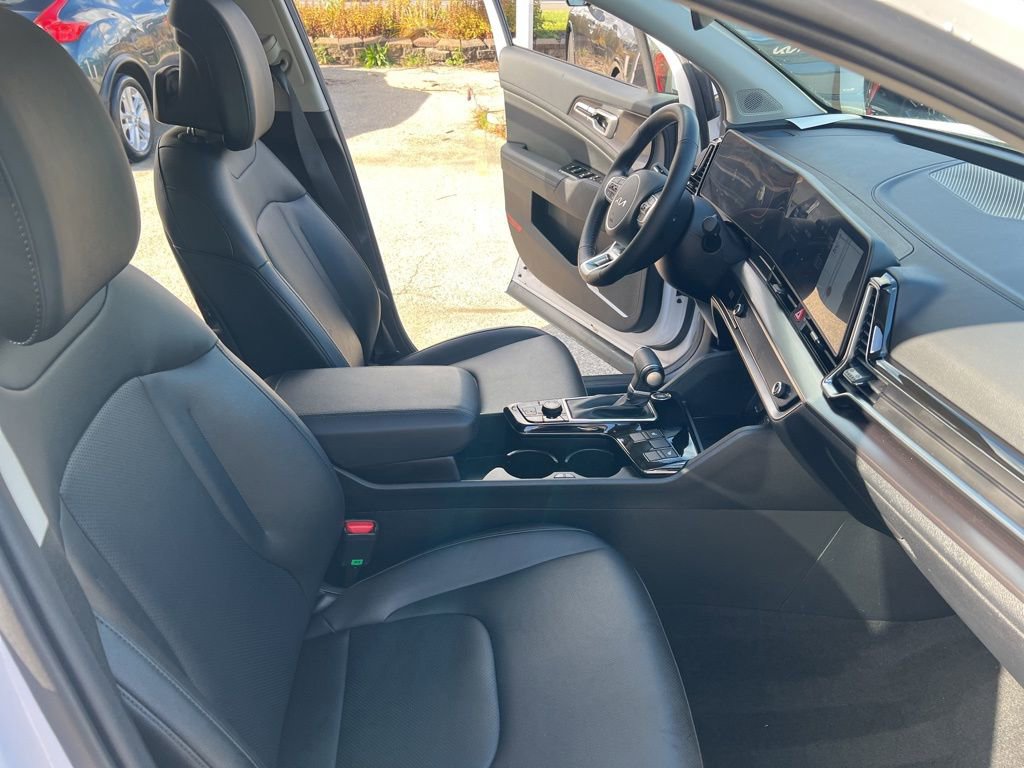 Certified 2025 Kia Sportage EX image 20