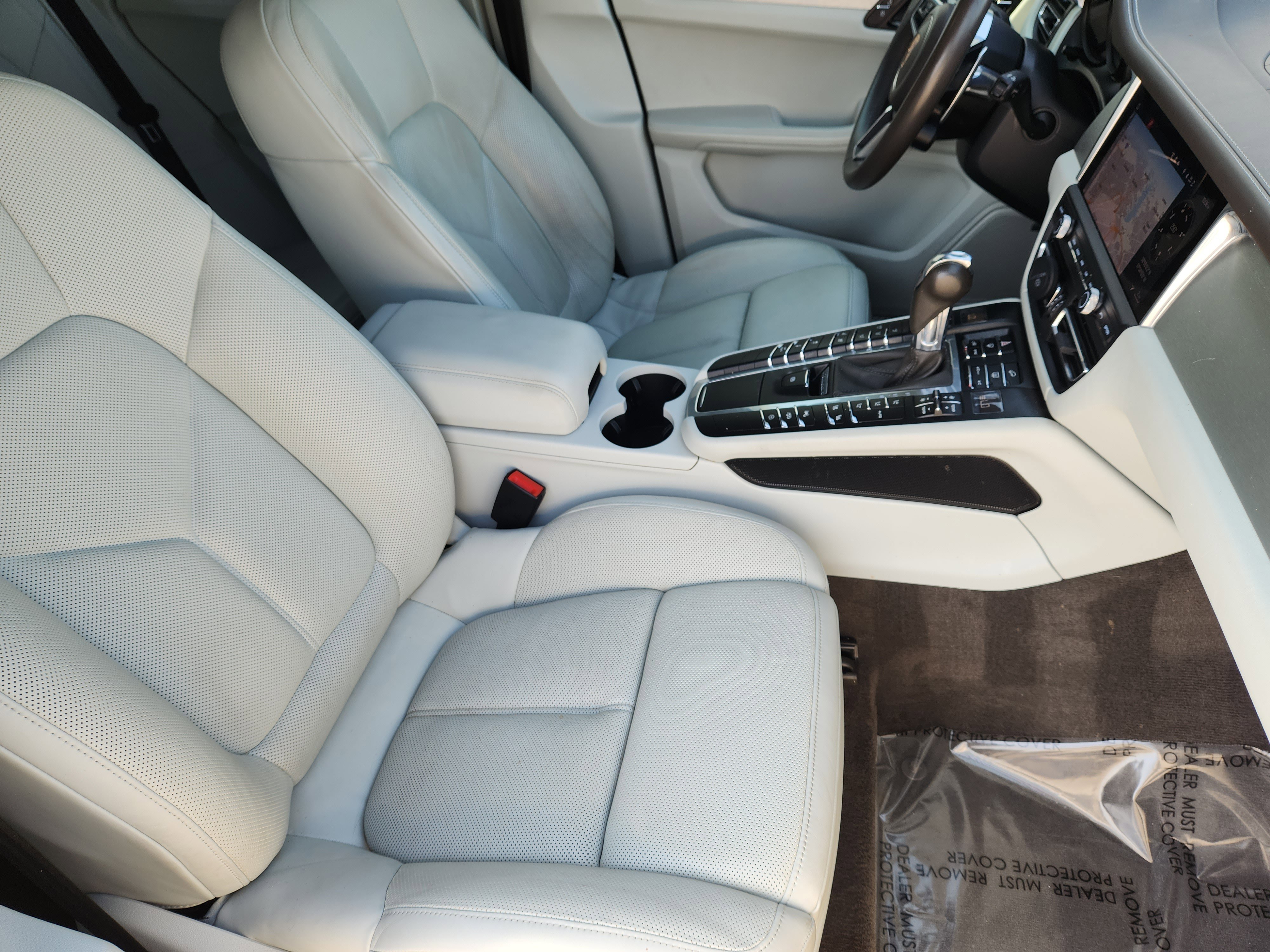 Used 2020 Porsche Macan Turbo image 14