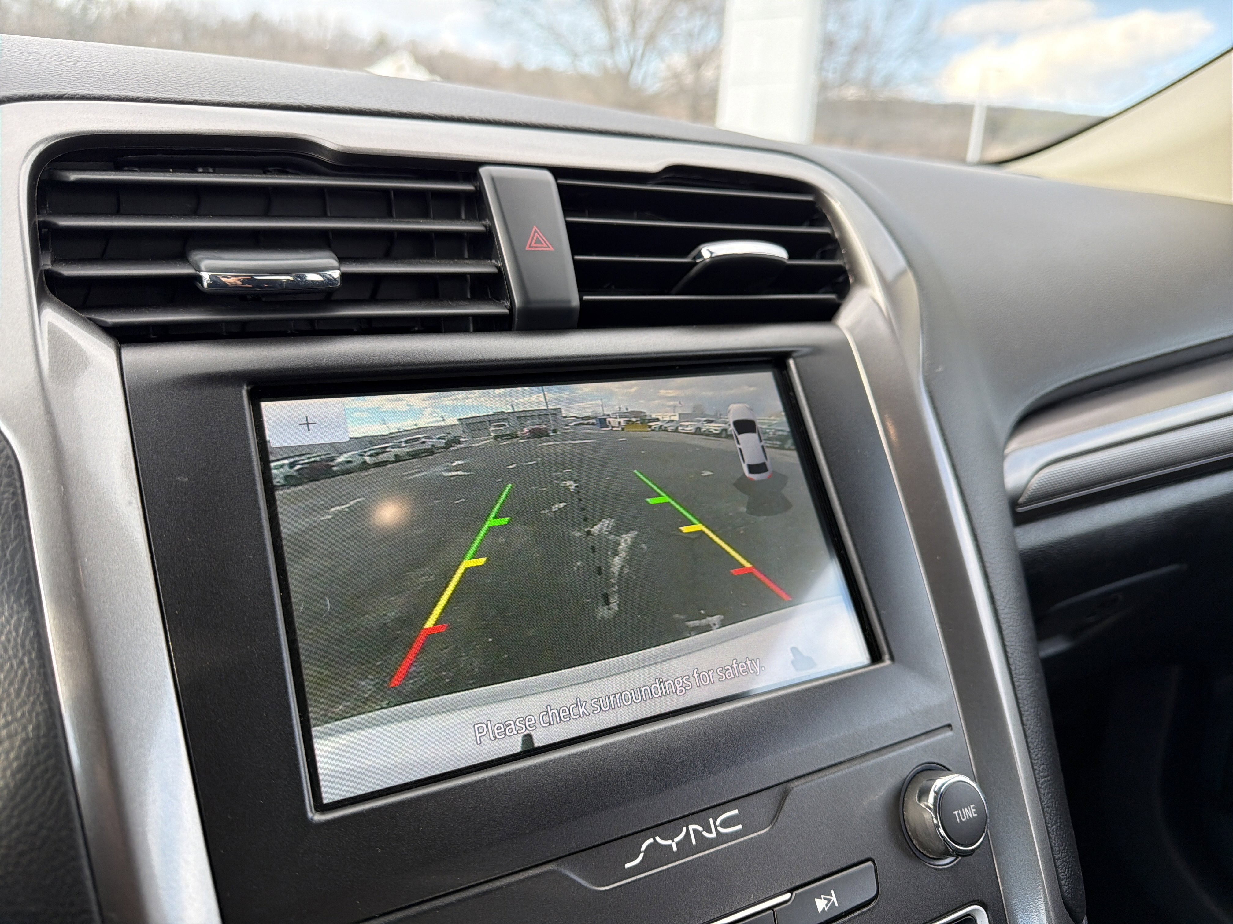 Used 2019 Ford Fusion SE image 19