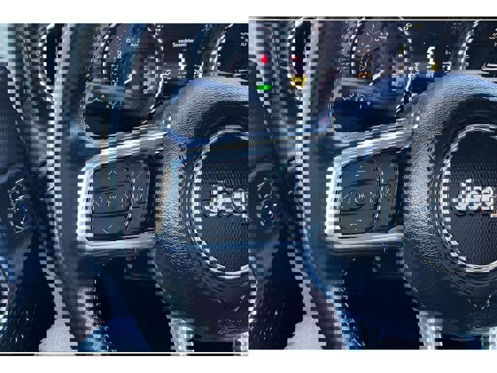 Used 2022 Jeep Wrangler Unlimited Sahara image 19