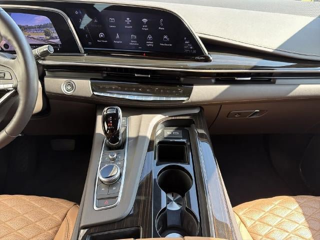 Certified 2023 Cadillac Escalade Premium Luxury w/ LPO, Radiant Package AWD/4WD image 32