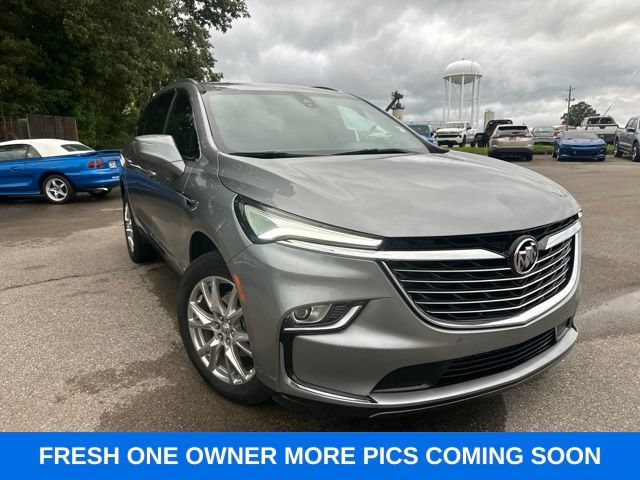 Used 2023 Buick Enclave Premium FWD image 4