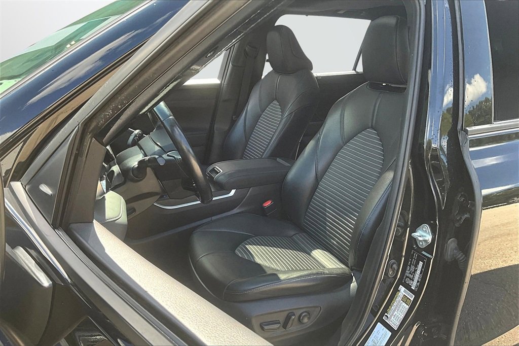 Used 2021 Toyota Highlander XSE image 21