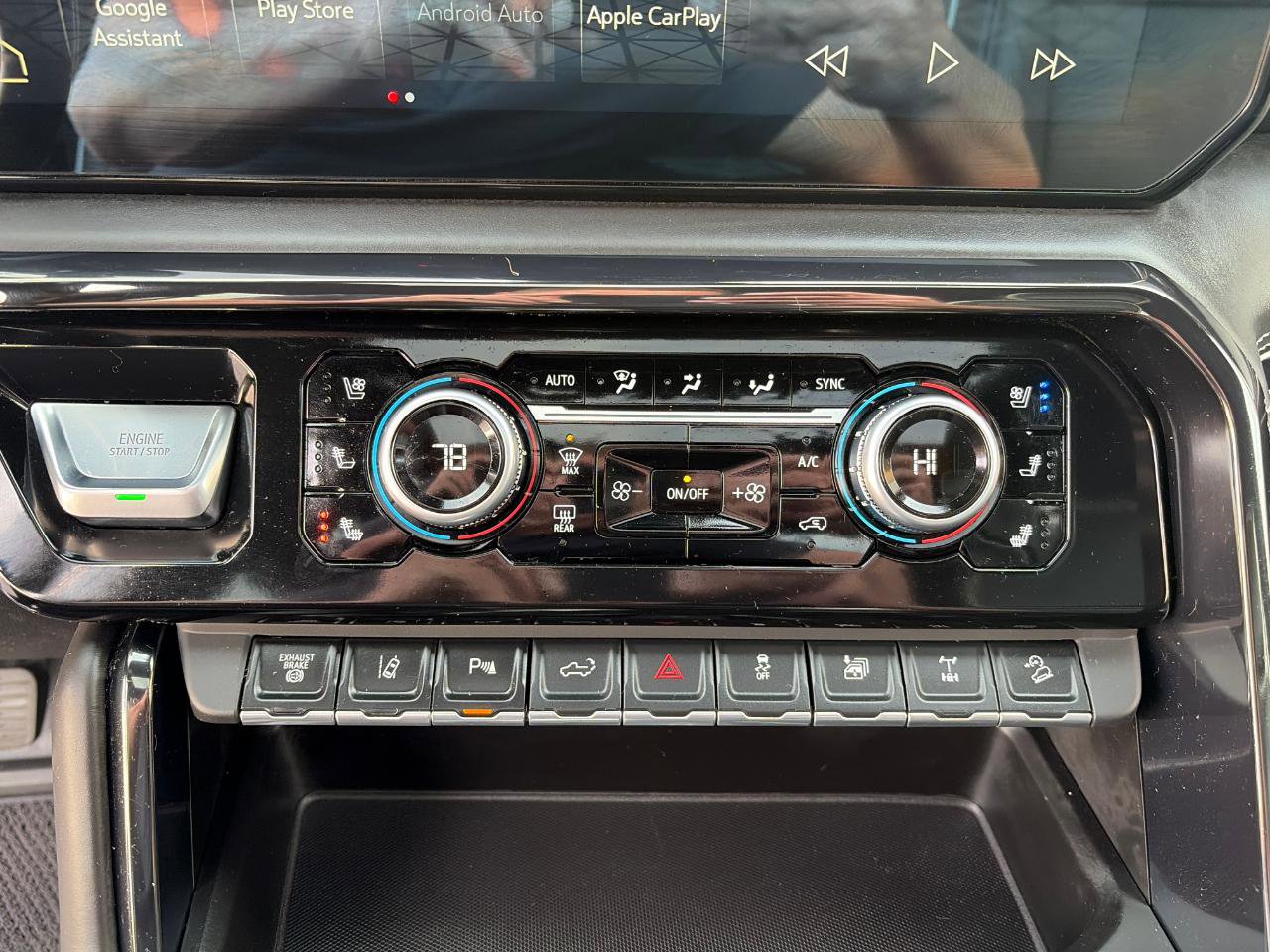 Used 2024 GMC Sierra 2500 AT4X image 23