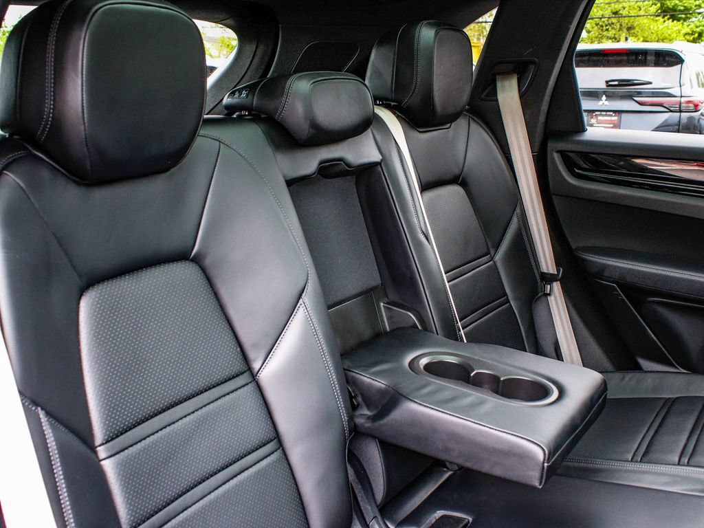 Used 2023 Porsche Cayenne w/ Premium Package AWD/4WD image 41