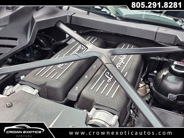 Used 2020 Lamborghini Huracan EVO image 23