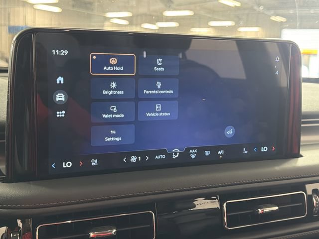 Used 2026 Lincoln Aviator AWD image 4