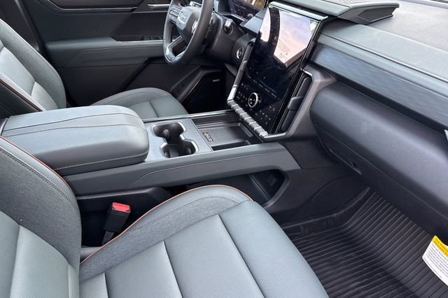 New 2026 GMC Acadia AT4 w/ Luxury Package image 19