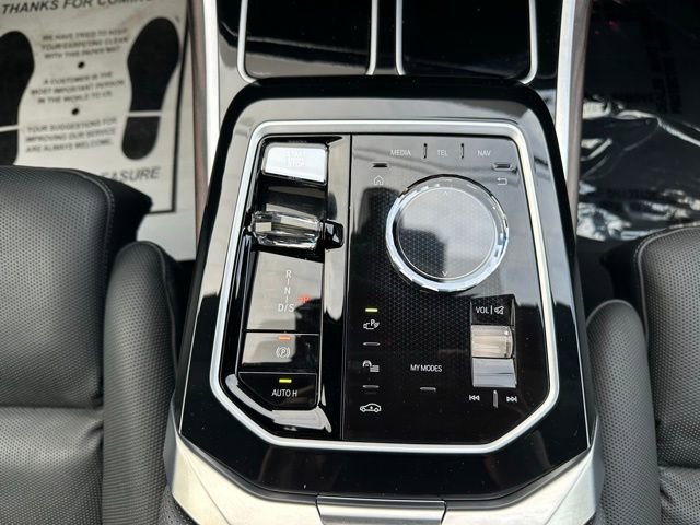 Used 2024 BMW 760i xDrive w/ Executive Package image 40